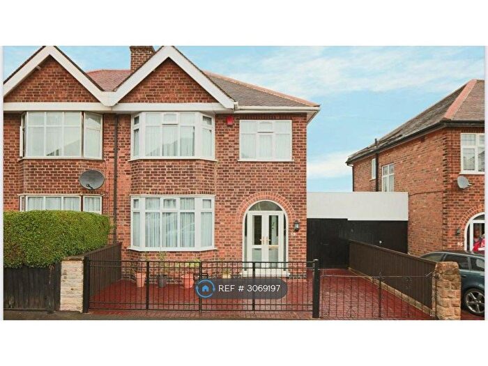 3 Bedroom Semi-Detached House To Rent In Wynndale Drive, Nottingham, NG5