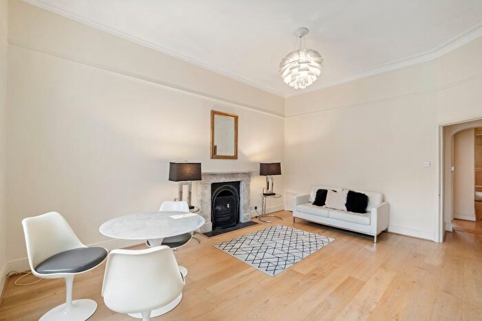 2 Bedroom Flat To Rent In Bina Gardens, South Kensington, SW5