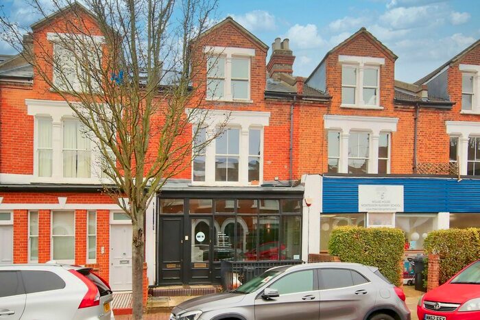 3 Bedroom Flat To Rent In Barmouth Road, Wandsworth, SW18