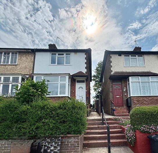 2 Bedroom End Of Terrace House To Rent In Pomfret Avenue, Luton, LU2