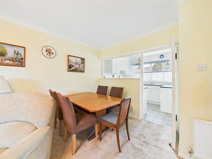 2 Bedroom Flat For Sale In Lansdown Road, Sidcup, Kent, DA14