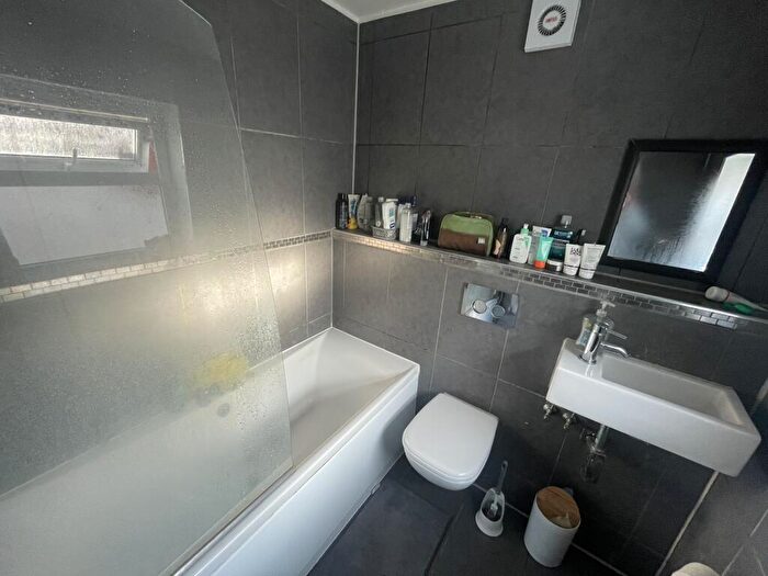 4 Bedroom Terraced House To Rent In Spare Room Available, LN1