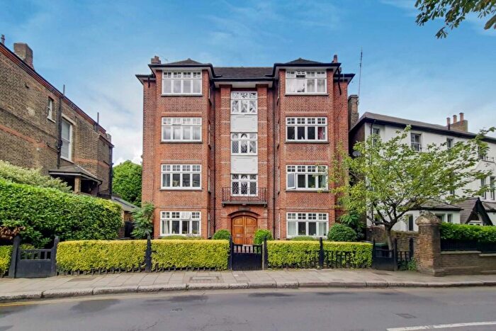 2 Bedroom Apartment To Rent In Southwood Lane, Highgate, N6