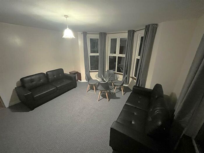 3 Bedroom Duplex To Rent In Northumberland Road, Old Trafford, M16