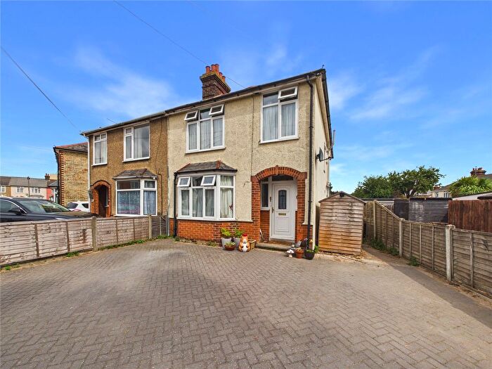 4 Bedroom Semi Detached House For Sale In Lyndhurst Avenue, Ipswich, Suffolk, IP4