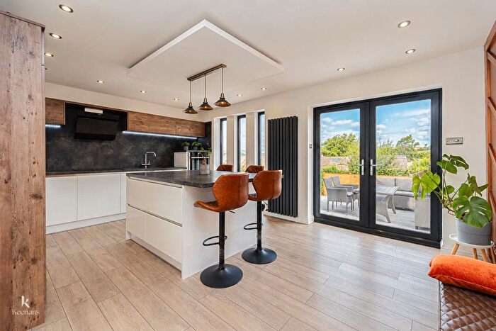 2 Bedroom Semi-detached House For Sale In Fairway Avenue, Bolton, BL2