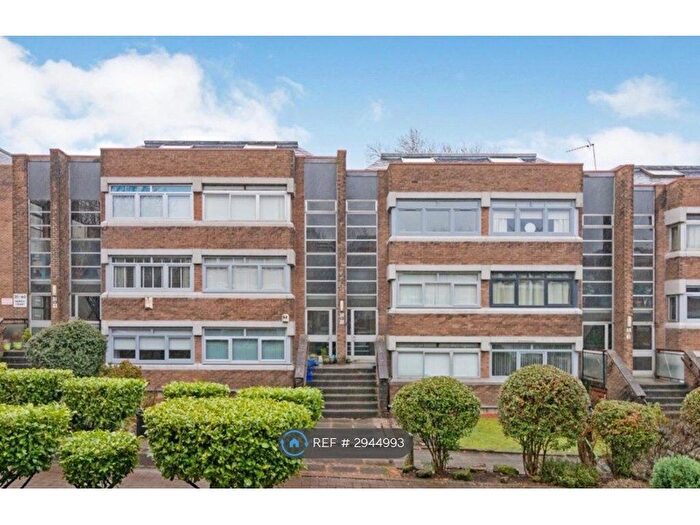 1 Bedroom Flat To Rent In Huntly Court, Glasgow, G41