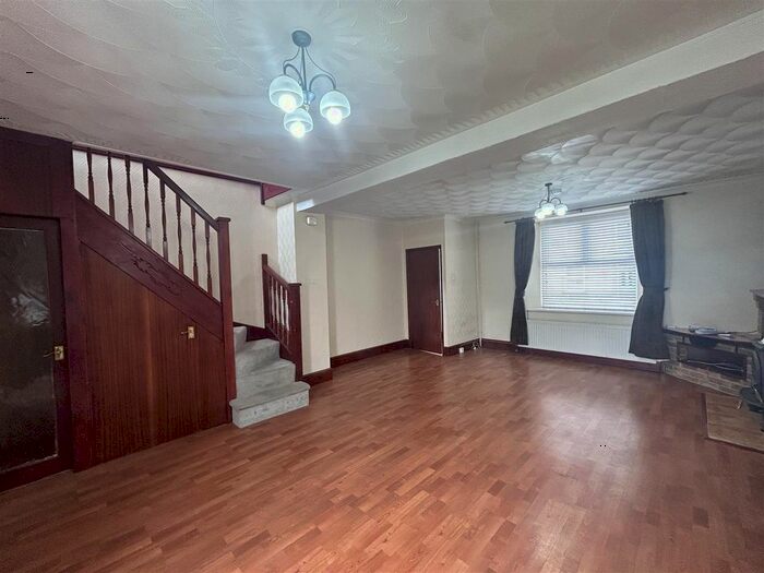 3 Bedroom Semi-Detached House To Rent In Station Road, Ammanford, SA18