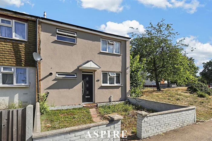 3 Bedroom End Of Terrace House For Sale In Hereford Walk, Basildon, SS14