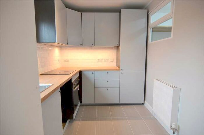 1 Bedroom Flat To Rent In Bartholomew Close, London, SW18