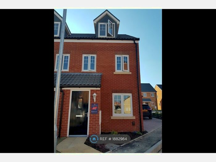 3 Bedroom Semi-Detached House To Rent In Tern Place, Exning, CB8