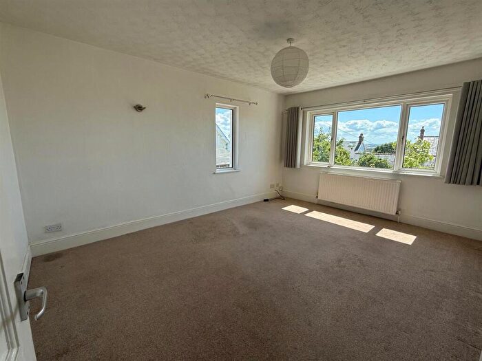 2 Bedroom Detached Bungalow To Rent In Higher Park Road, Braunton, EX33