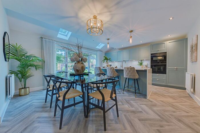 5 Bedroom Detached House For Sale In Orchard Close, Ketton, Stamford, PE9