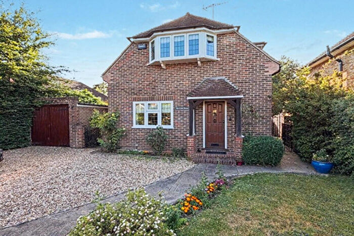 2 Bedroom Detached House For Sale In Bentsbrook Park, North Holmwood, RH5