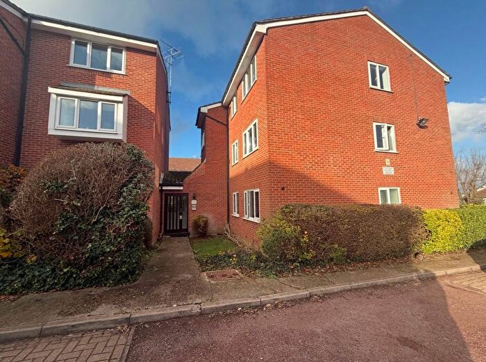 1 Bedroom Flat For Sale In Cambridge Gardens, London, N10