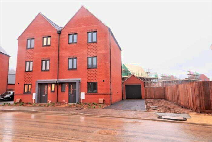 4 Bedroom Semi-Detached House To Rent In Linseed Way, Basingstoke RG23