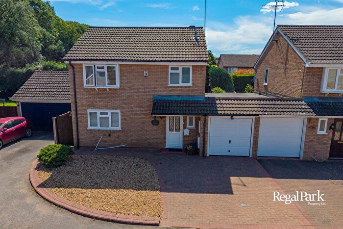 4 Bedroom Link Detached House For Sale In Stokesay Court, Longthorpe, Peterborough, PE3