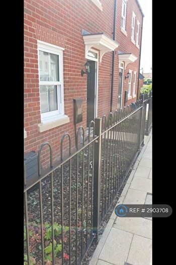 5 Bedroom Semi-Detached House To Rent In Pioneer Way, Bicester, OX26
