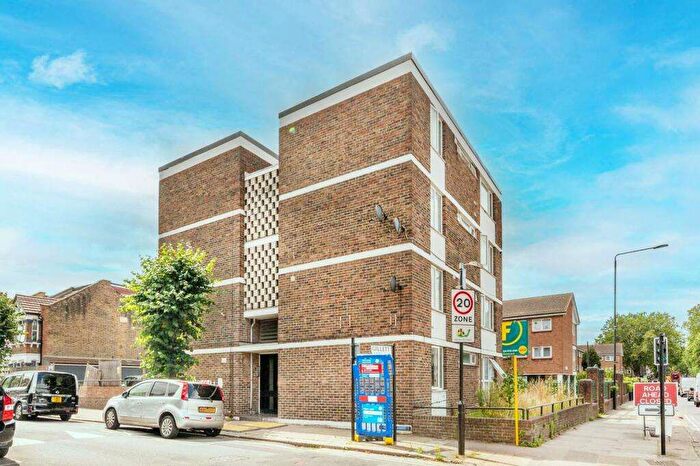 Studio To Rent In Gillett Avenue, London, E6