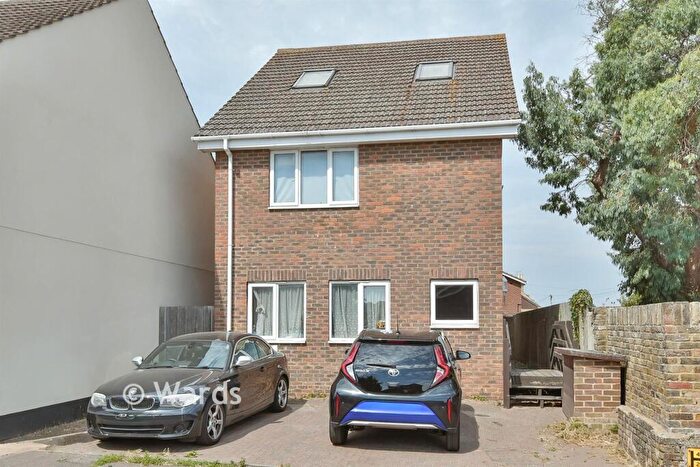 2 Bedroom Duplex For Sale In Station Road, Rainham, Gillingham, Kent, ME8