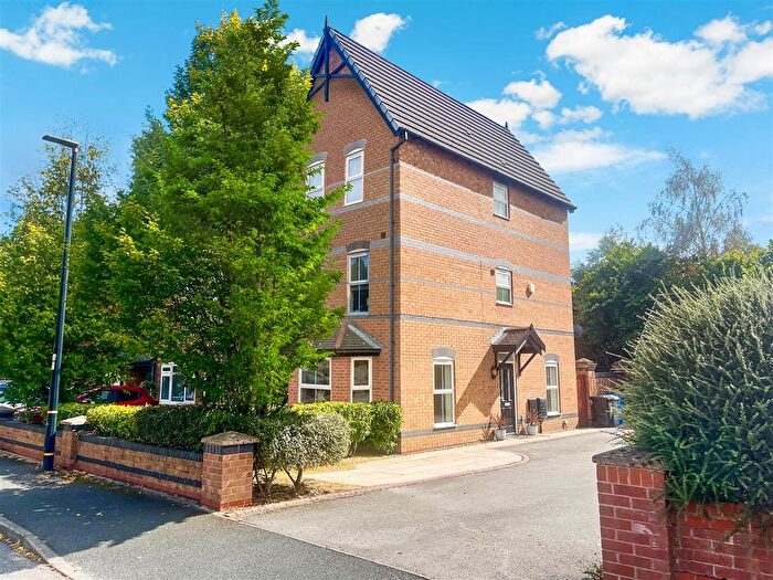 4 Bedroom Town House For Sale In Welman Way, Altrincham, WA15