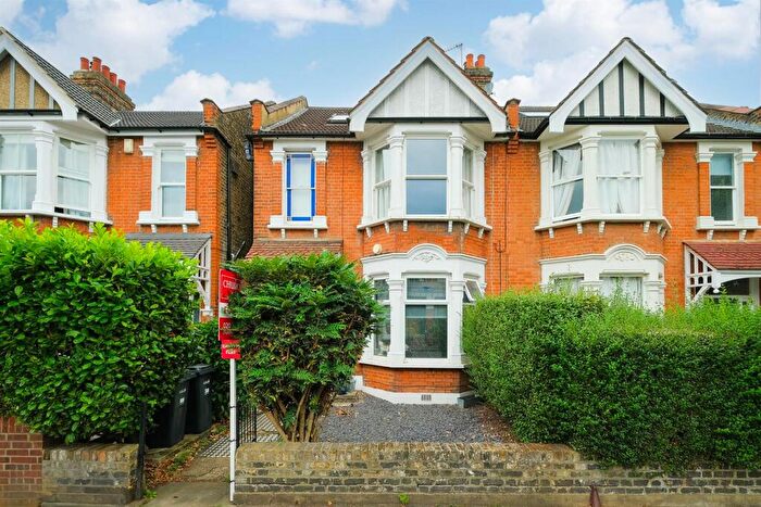 1 Bedroom Flat For Sale In Park Road, Aldersbrook, E12