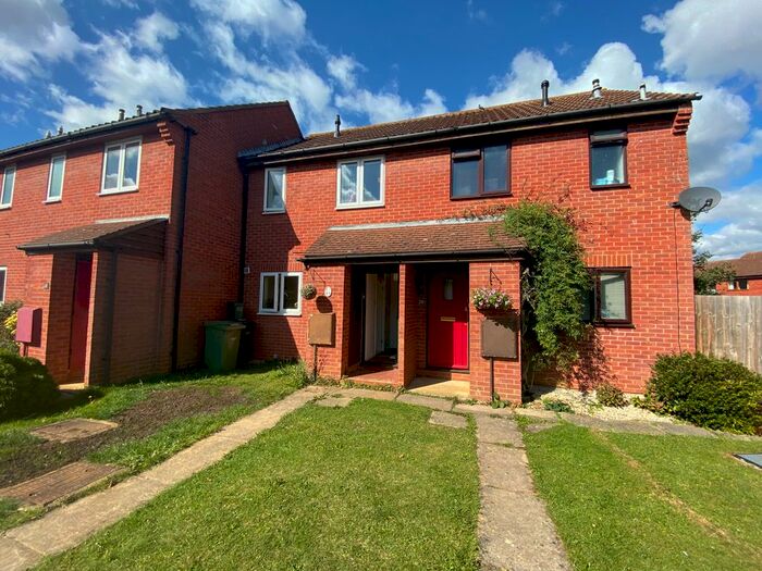 2 Bedroom Terraced House To Rent In Stubble Close, Botley, OX2