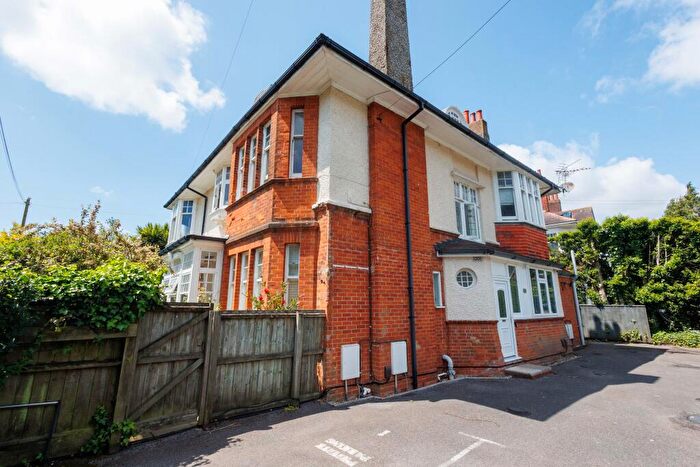 2 Bedroom Flat To Rent In Beechey Road, Bournemouth, BH8