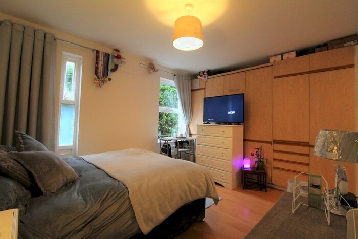 Studio To Rent In Bradfield Close, Guildford, GU4