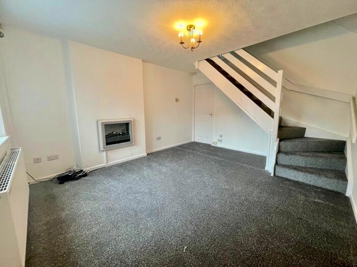 3 Bedroom Semi-Detached House To Rent In Moss Meadows, Westhoughton, Bolton, Lancashire., BL5