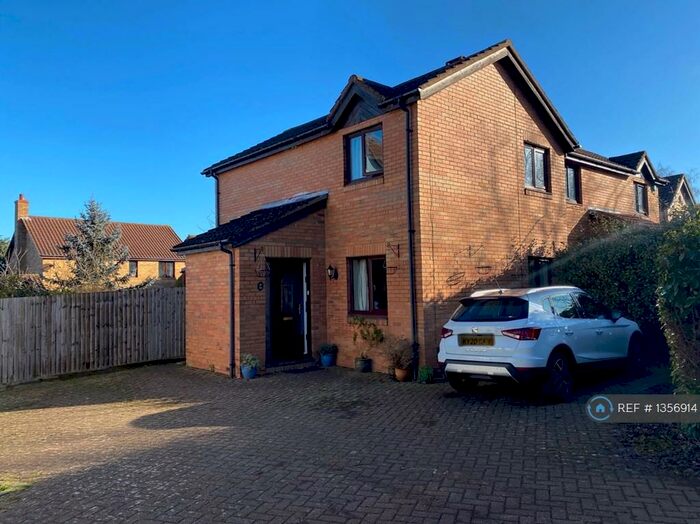 3 Bedroom Semi-Detached House To Rent In Culbertson Lane, Milton Keynes, MK13