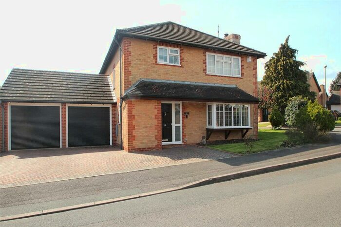 4 Bedroom Detached House For Sale In The Meadows, Fareham, Hampshire, PO16