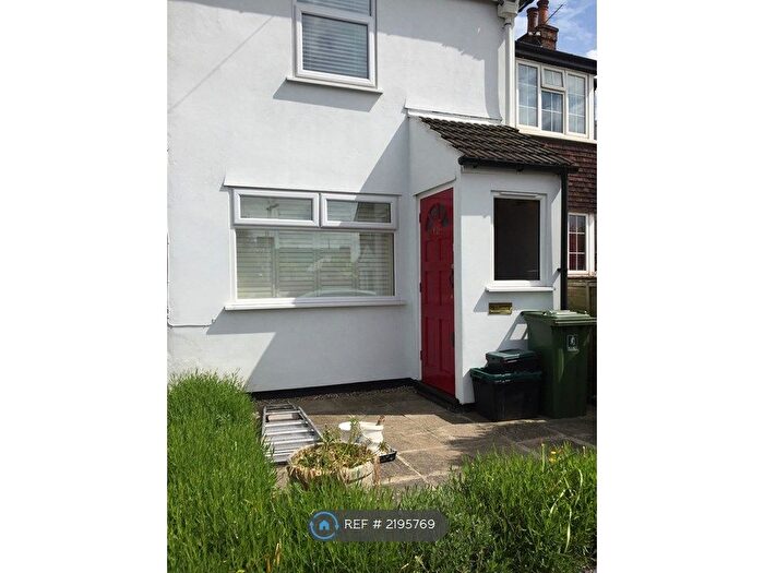 2 Bedroom End Of Terrace House To Rent In Prospect Place, Bromley, BR2
