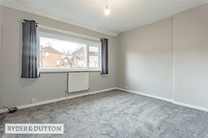 3 Bedroom Semi-Detached House For Sale In Winterford Road, Mossley, OL5