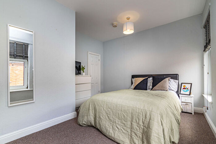 3 Bedroom Terraced House To Rent In Thesiger Street - Bed, LN5