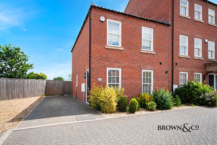 3 Bedroom Semi-Detached House For Sale In Blossom Grove, Retford, DN22