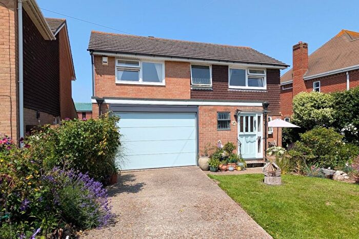 4 Bedroom Detached House For Sale In Inverkip Close, Lee-on-the-solent, Guide Price £, -£, PO13