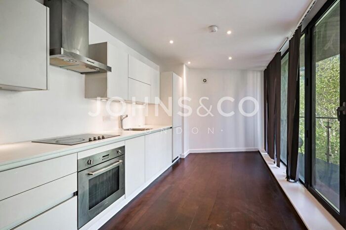 2 Bedroom Flat To Rent In Shirley Street, Canning Town, London, E16
