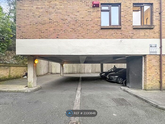 1 Bedroom Flat To Rent In Dukes Court, London, SE13
