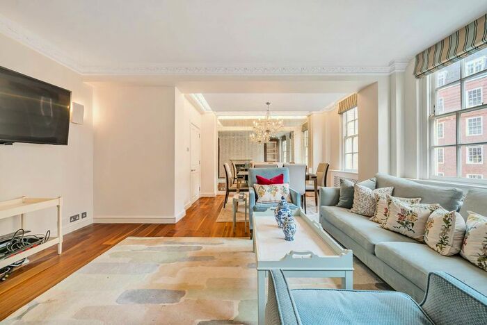 3 Bedroom Flat To Rent In Whiteheads Grove, Chelsea, London, SW3