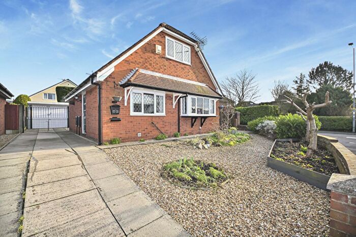 2 Bedroom Property For Sale In Southover, Westhoughton, Bolton, BL5