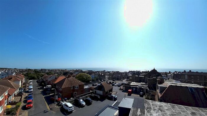 2 Bedroom Flat To Rent In Crofts Place, Broadstairs, CT10