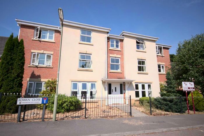2 Bedroom Apartment To Rent In Rowan Close, Whiteley, Fareham, PO15
