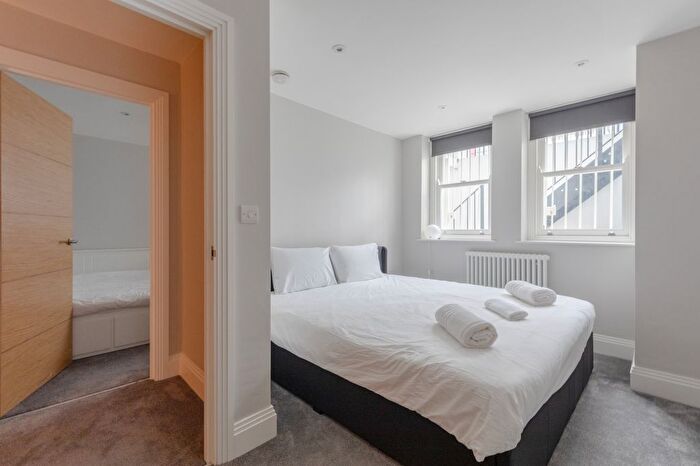 2 Bedroom Flat To Rent In Margravine Gardens, London ., W6