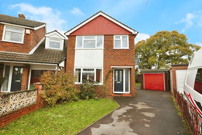 4 Bedroom Detached House For Sale In Rothbury Close, Southampton, Hampshire, SO19