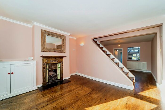 3 Bedroom Terraced House To Rent In New Road, Brentford, TW8