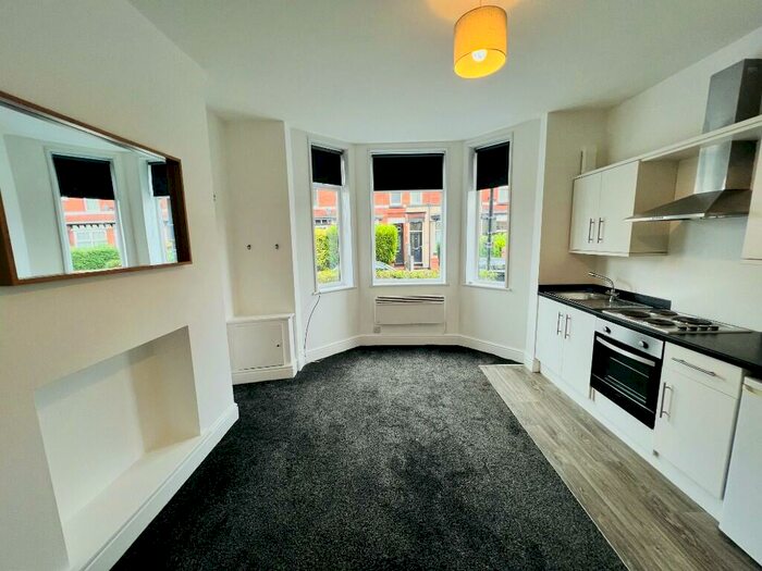 1 Bedroom Flat To Rent In Gloucester Road, Urmston, Manchester, M41