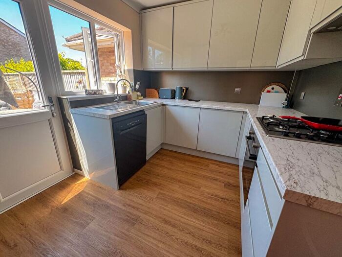 3 Bedroom Semi-Detached House For Sale In Wayman Road, Corfe Mullen, Wimborne, BH21 - Photo 7
