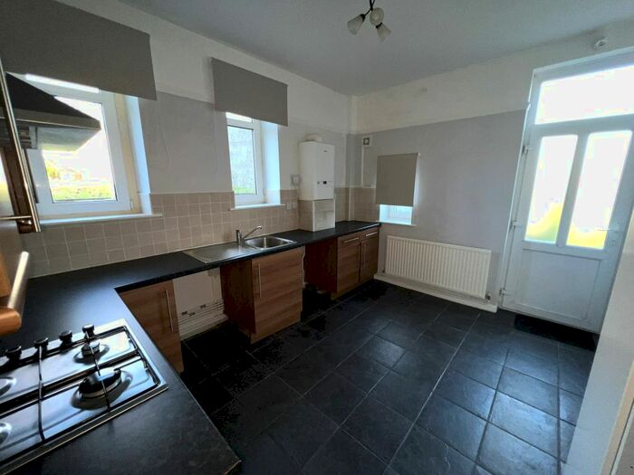 2 Bedroom Flat To Rent In Grovefield Terrace, Tonypandy, CF40