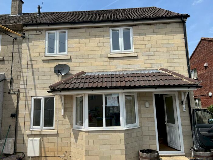 3 Bedroom Semi-Detached House To Rent In Bryans Close Road, Calne, Calne, SN11